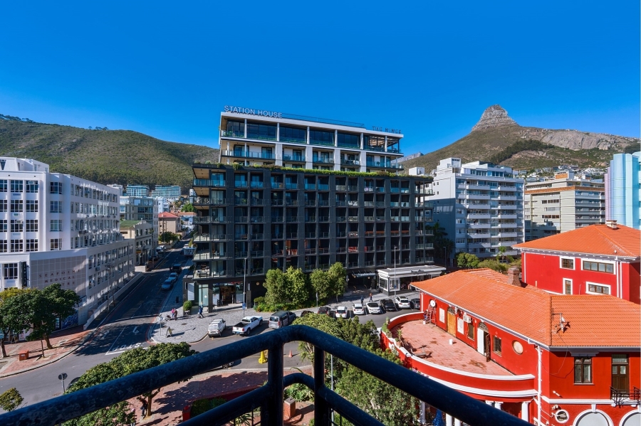 1 Bedroom Property for Sale in Sea Point Western Cape